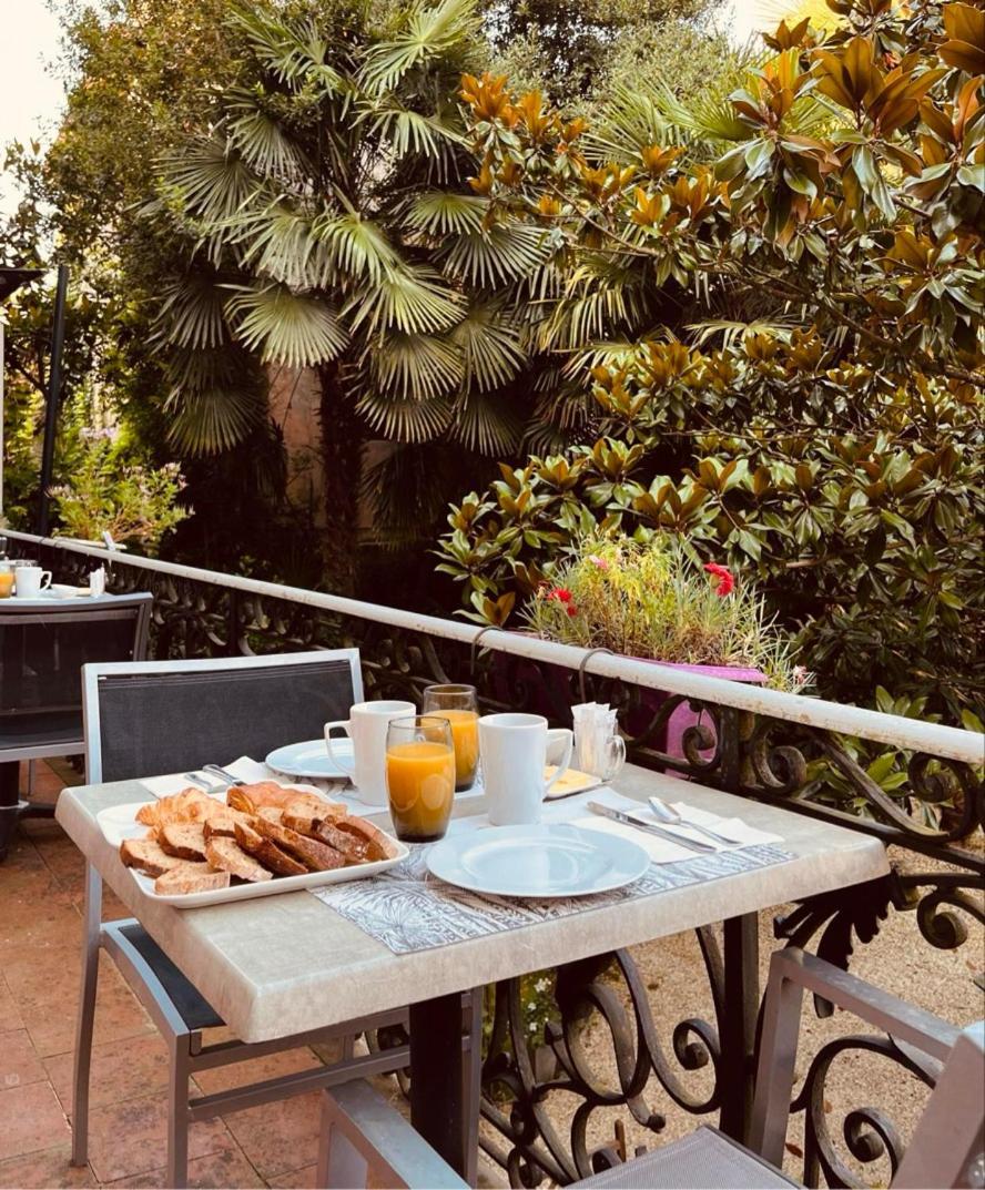 Le St Vincent Hotel Roquefort  Ngoại thất bức ảnh