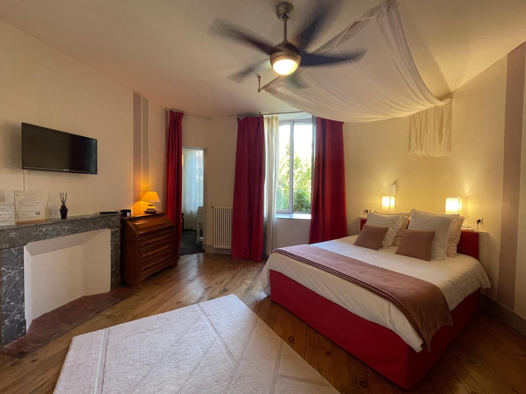 Le St Vincent Hotel Roquefort  Ngoại thất bức ảnh